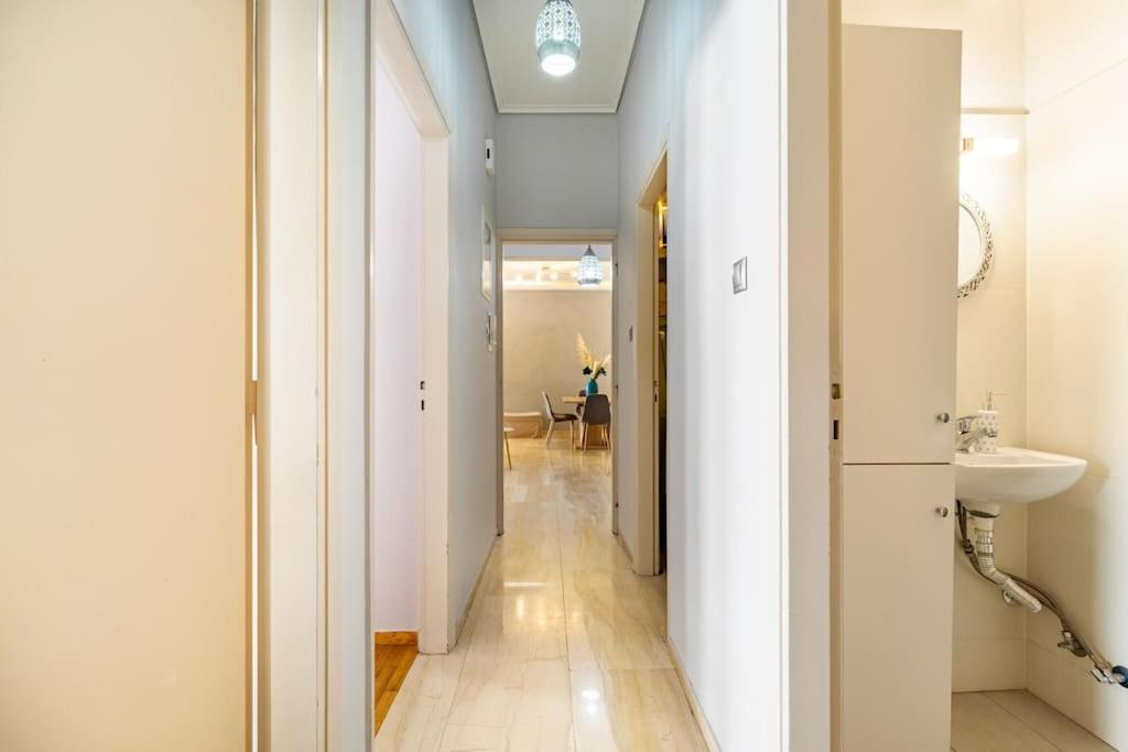 Urban Grey Apartment Athens Ngoại thất bức ảnh